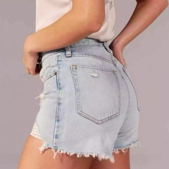 Abercrombie & Fitch Curve Love MidRise Boyfriend Denim Shorts Destructed 28 / 6 - Picture 2 of 11